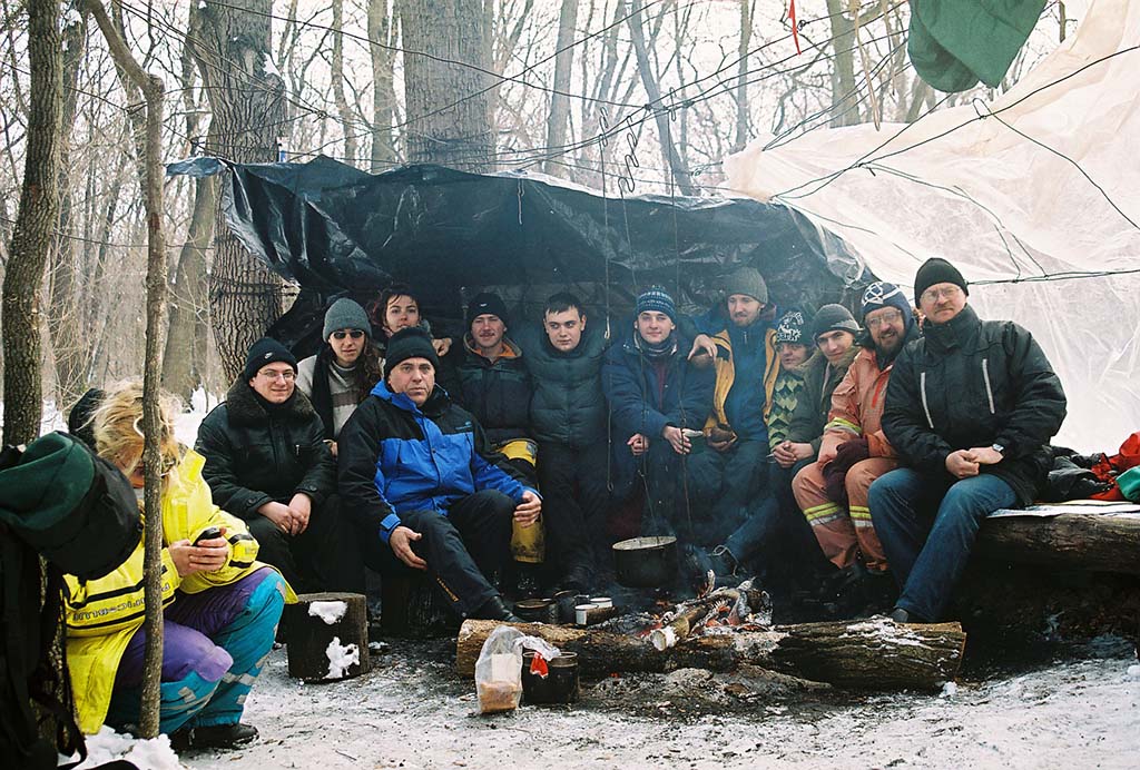 Подготовка к общему фото продолжается, но Rader не успел, и нет улыбок.